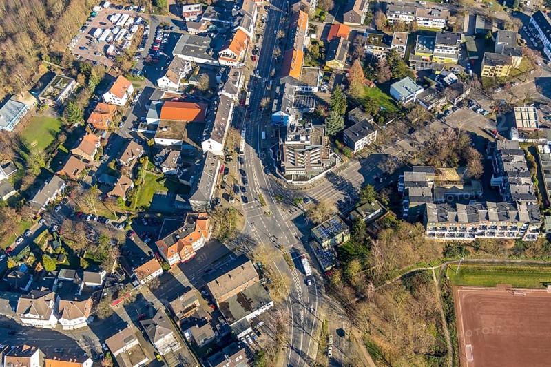 Aerial view, intersection Kemnader Straße, Markstraße, Karl-Friedrich-Straße, Heinrich-König-Straße, Weitmar, Bochum, Ruhr area, North Rhine-Westphalia, Germany, City, DE, Europe, property tax, real estate, city centre view, aerial view, aerial photography, aerial photography, overview, bird's-eye view, Volksbank Bochum Witten Filiale Bochum-Süd, residential area, living and living, residential area, residential buildings, housing estate, birds-eyes view, overview
