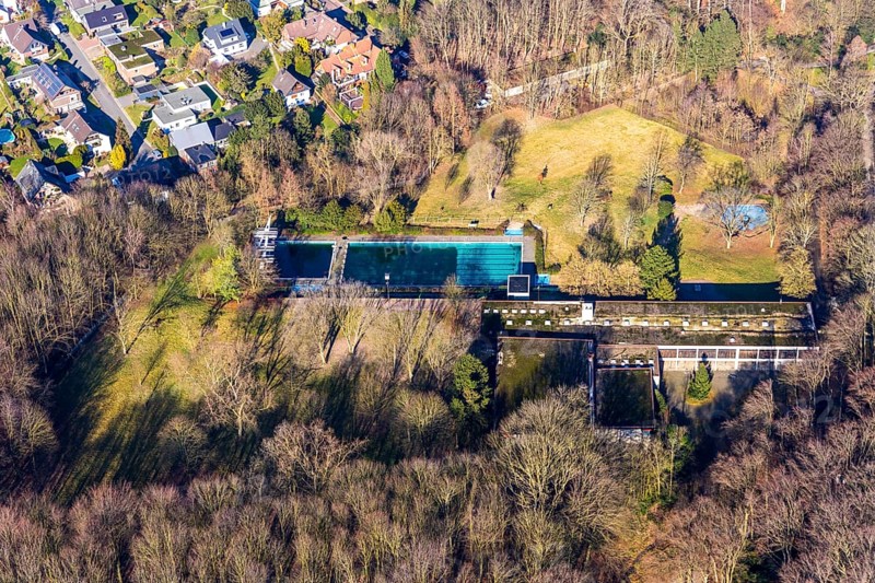 Aerial view, WasserWelten Bochum Hallenfreibad Höntrop, Am Südpark, Höntrop, Bochum, Ruhr area, North Rhine-Westphalia, Germany, DE, Europe, outdoor swimming pool, leisure centre, aerial view, aerial photography, aerial photography, swimming pool, swimming pool, overview, bird's-eye view, overview