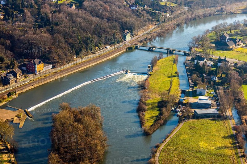 Aerial view, floating bridge Dahlhausen, river Ruhr, Dahlhausen, Hattingen, Ruhr area, North Rhine-Westphalia, Germany, Auf dem Stade, bridge, DE, Europe, island, aerial view, aerial photography, aerial photography, Ruhrschleuse Am Stade, overview, bird's eye view, birds-eyes view, overview