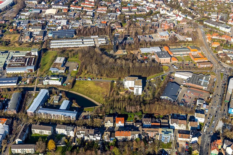 Aerial view, Technology and Start-up Centre Wattenscheid, colliery tower, winding tower, former colliery Holland Schacht 4, Leithe, Bochum, Ruhr area, North Rhine-Westphalia, Germany, mining, DE, Emil-Weitz-Straße, Europe, aerial view, aerial photography, aerial photography, photovoltaics, solar, solar plant, solar energy, solar energy, overview, bird's-eye view, Zipp Industries, birds-eyes view, overview