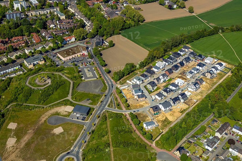 Aerial view, residential area Marie-Luise-Tanski-Straße, Hiltroper Höhe, Bochum, Ruhr area, North Rhine-Westphalia, Germany, DE, single-family homes, Europe, property tax, hill, real estate, landmark, aerial view, aerial photography, aerial photography, terraced houses, overview, bird's-eye view, residential complex, living and living, residential area, residential buildings, residential quality, residential neighbourhood, housing estate, birds-eyes view, former pit IV of Lothringen colliery, overview