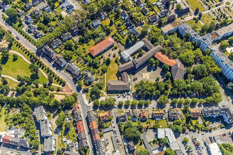 Aerial view, civic hall Wattenscheid, Märkische Schule Wattenscheid, Bochum-Wattenscheid, Ruhr area, North Rhine-Westphalia, Germany, education, educational institution, DE, Europe, culture, art, educational institute, aerial view, aerial photography, aerial photography, Saarlandstraße, school, overview, events, venue, event location, bird's eye view, birds-eyes view, cultural use, overview