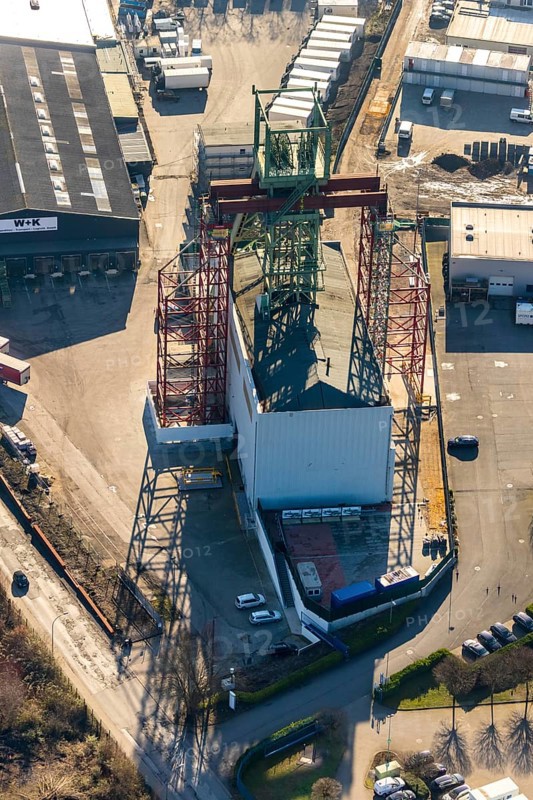 Aerial photograph, former Robert Müser colliery, restoration of winding tower, Werne, Bochum, Ruhr area, North Rhine-Westphalia, Germany, mine, DE, Europe, commercial area, commercial use, industrial area, industrial site, aerial photograph, aerial photography, aerial photography, production plants, production halls, coal mine, overview, bird's-eye view, Von-Waldthausen-Straße, Robert Müser colliery, birds-eyes view, overview