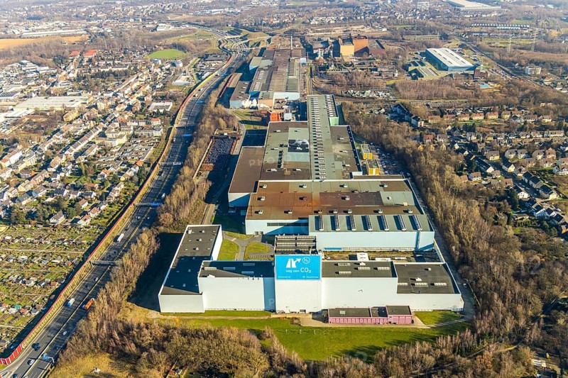 Aerial photo, thyssenkrupp Steel Europe AG Bochum plant, Essener Straße, Kruppwerke, Bochum, Ruhr area, North Rhine-Westphalia, Germany, DE, Europe, commercial area, commercial use, industrial plants, industrial area, industrial site, aerial photograph, aerial photography, aerial photography, production plants, production halls, steel manufacturer, overview, bird's-eye view, bird's-eye view, overview