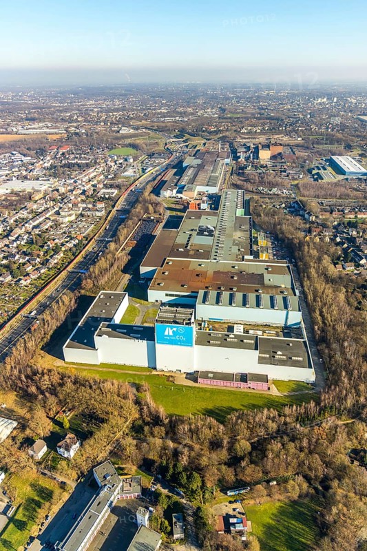 Aerial photo, thyssenkrupp Steel Europe AG Bochum plant, Essener Straße, Kruppwerke, Bochum, Ruhr area, North Rhine-Westphalia, Germany, DE, Europe, commercial area, commercial use, industrial plants, industrial area, industrial site, aerial photograph, aerial photography, aerial photography, production plants, production halls, steel manufacturer, overview, bird's-eye view, bird's-eye view, overview