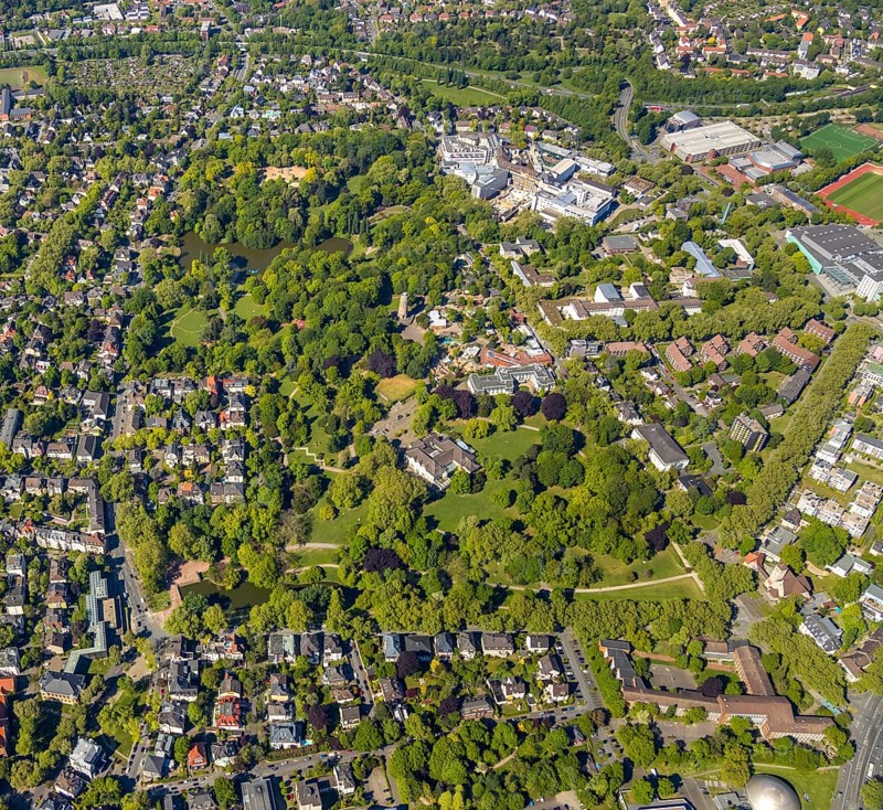 Aerial view, City Park, Zoo and Fossilium Bochum, Bismarck Tower, St. Josef-Hospital - Katholisches Klinikum Bochum, Bochum, Ruhr area, North Rhine-Westphalia, Germany, DE, recreation, Europe, leisure activities, healthcare, green area, green spaces, green belt, hospital, clinic, clinic, hospital, aerial view, aerial photography, aerial photography, medical facility, medical aid, emergency service, park, park area, zoo, overview, bird's eye view, birds-eyes view, overview, medical care