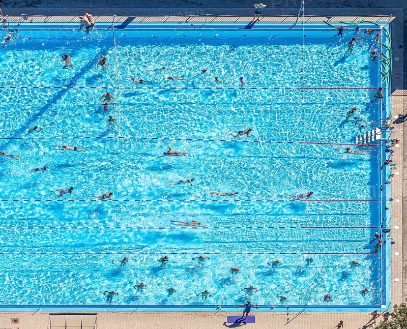 Schwimmverein Blau-Weiß Bochum 1896 e. V., outdoor swimming pool Am Wiesengrund, swimming pool, water gymnastics, Wiemelhausen, Bochum, Ruhr area, North Rhine-Westphalia, Germany, DE, Europe, aerial view, birds-eyes view, aerial photography, aerial photography, overview, overview, bird's eye view, blue water, outdoor pool, bathers, swimmers, leisure time