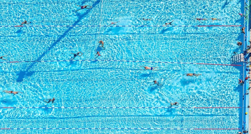 Schwimmverein Blau-Weiß Bochum 1896 e. V., outdoor swimming pool Am Wiesengrund, swimming pool, water gymnastics, Wiemelhausen, Bochum, Ruhr area, North Rhine-Westphalia, Germany, DE, Europe, aerial view, birds-eyes view, aerial photography, aerial photography, overview, overview, bird's eye view, blue water, outdoor pool, bathers, swimmers, leisure time