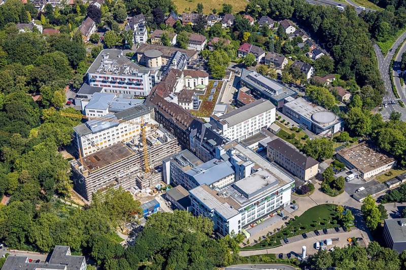 Aerial view, St. Josef-Hospital - Catholic Clinic Bochum, extension, conversion, Grumme, Bochum, Ruhr area, North Rhine-Westphalia, Germany, DE, Europe, birds-eyes view, aerial photography, aerial photography, overview, overview, bird's eye view, urban planning, conversion measures, construction site, overplanning