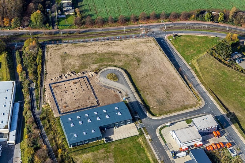 Construction site of new industrial estate An der Salzstraße, district Hiltrop, Bochum, Ruhr area, North Rhine-Westphalia, Germany, railway tracks, BÄKO WEST eG, DE, EnergieEffizienzZentrum Bochum, Europe, commercial enterprises, commercial area, industrial estate, business park, commercial location, commercial use, industrial area, industrial building, industrial site, allotment garden association Friedlicher Nachbar Bochum-Gerthe, Lothringer Allee, aerial view, aerial photograph, aerial photography, aerial photography, PATTBERG Maschinenbauteile GmbH, overview, bird's-eye view, birds-eyes view, overview