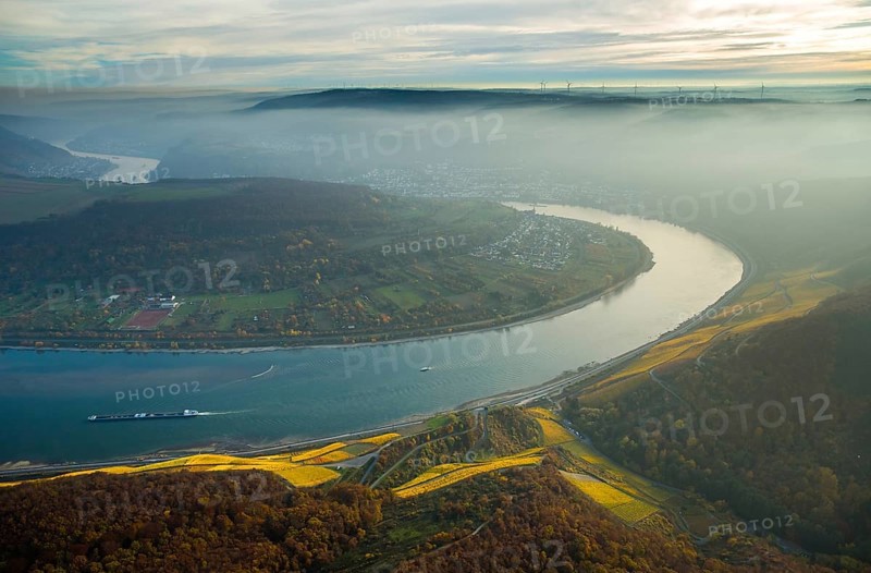 Filsen and Osterspai on the right bank of the Rhine, Rhine valley in autumn fog, Boppard, Rhine valley, Rhineland-Palatinate, Germany, Europe, aerial view, birds-eyes view, aerial photography, aerial photography, overview, bird's eye view