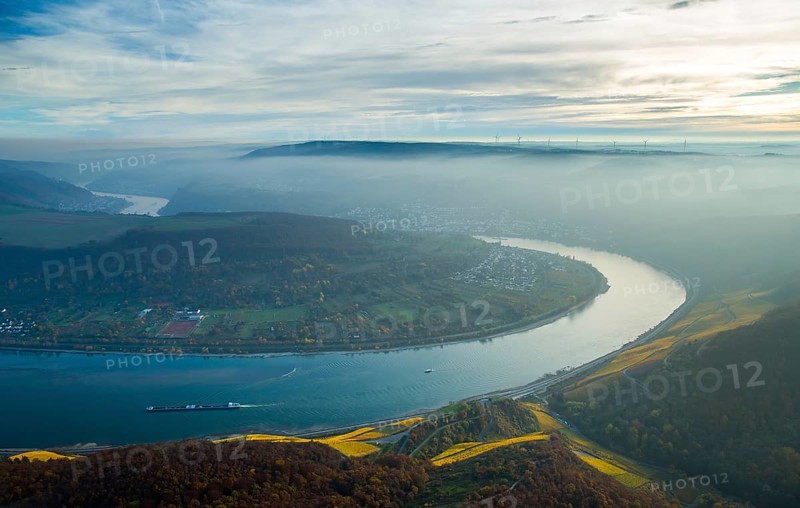 Filsen and Osterspai on the right bank of the Rhine, Rhine valley in autumn fog, Boppard, Rhine valley, Rhineland-Palatinate, Germany, Europe, aerial view, birds-eyes view, aerial photography, aerial photography, overview, bird's eye view