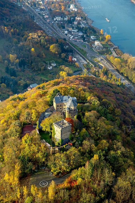 Rheineck Castle in the Rhine Valley, Rhine, autumn foliage, Bad Breisig, Ahrweiler district, Rhineland-Palatinate, Germany, Europe, aerial view, birds-eyes view, aerial photography, aerial photography, overview, bird's eye view, spa town
