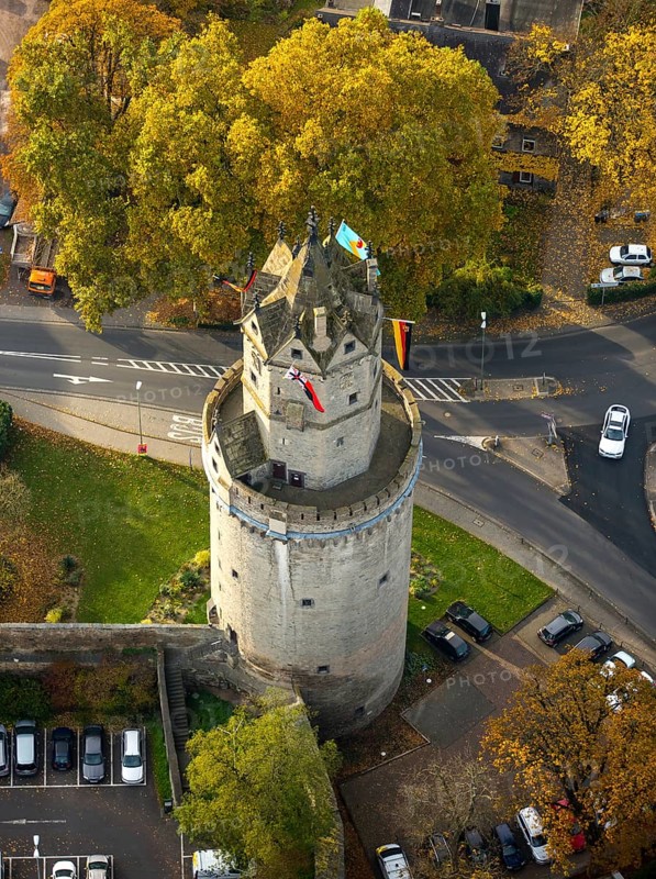 The Round Tower, landmark of Andernach, corner defence tower in the town wall, defence tower, Andernach, district of Mayen-Koblenz, Rhineland-Palatinate, Germany, Europe, aerial view, birds-eyes view, aerial photography, aerial photography, overview, bird's eye view