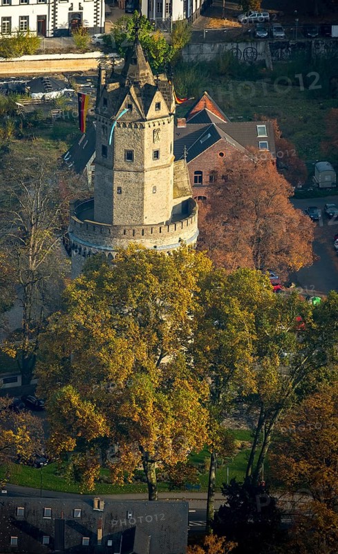 The Round Tower, landmark of Andernach, corner defence tower in the town wall, defence tower, Andernach, district of Mayen-Koblenz, Rhineland-Palatinate, Germany, Europe, aerial view, birds-eyes view, aerial photography, aerial photography, overview, bird's eye view