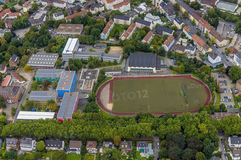 Aerial view, vocational college and Otto-Schott-Realschule as well as sports field with Husemannhalle at Husemannstraße in Witten, Ruhr area, North Rhine-Westphalia, Germany, vocational school, education, educational institution, DE, Europe, football pitch, educational institute, aerial view, aerial photography, aerial photography, secondary school, school, sports, sports facilities, sports field, sports facility, overview, bird's eye view, Witten, birds-eyes view, overview