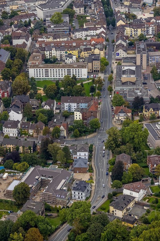 Aerial view, Ruhrstraße with view of the Boeker Foundation and the construction site for 30 lofts on the former Scharfen site as well as Scharfen Villa and Lohmann Villa in Witten, Ruhr area, North Rhine-Westphalia, Germany, construction work, construction area, building site, building plots, construction project, construction site, DE, Europe, aerial view, aerial photography, aerial photography, new building, overview, bird's eye view, Witten, birds-eyes view, overview