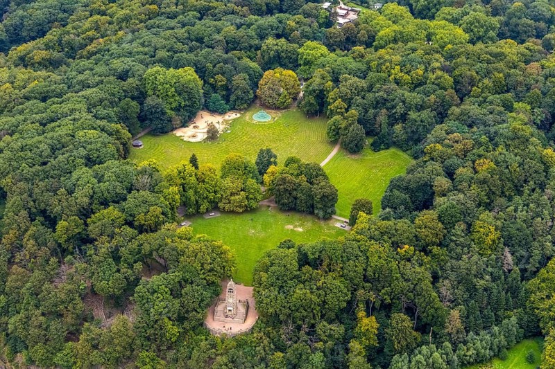 Aerial view, forest area and recreation area Hohenstein with the children's playground and playground and the mountain monument in Witten, Ruhr area, North Rhine-Westphalia, Germany, excursion destination, mountain monument, DE, Europe, leisure, children's playground, aerial view, aerial photography, aerial photography, playground, overview, bird's eye view, forest area, Witten, birds-eyes view, overview