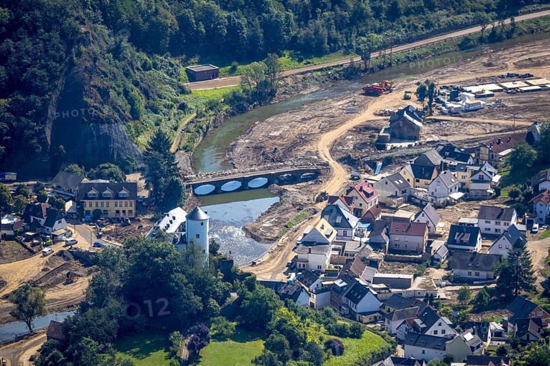 Aerial view, flooded area at the river Ahr with destroyed bridges and historical sight Burg Kreuzberg in the district Kreuzberg, Altenahr, Ahr valley, Rhineland-Palatinate, Germany, Ahr flood, castle, DE, Europe, flood disaster, flood disaster, hilltop castle, century flood, aerial view, aerial photography, aerial photography, overview, bird's-eye view, overview, flooding, flooding, flooded area