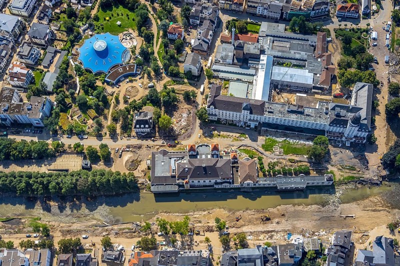 Aerial view, flood area at the river Ahr with spa hotel Bad Neuenahr and Steigenberger Hotel and Ahr-Thermen in Bad Neuenahr-Ahrweiler, Ahr valley, Rhineland-Palatinate, Germany, Ahr flood, Bad Neuenahr-Ahrweiler, DE, Europe, flood disaster, gastronomy, flood disaster, hotel, hotel facilities, hotel industry, flood of the century, spa hotel, aerial view, aerial photography, aerial photography, overview, bird's-eye view, overview, flooding, flooding, flooding area