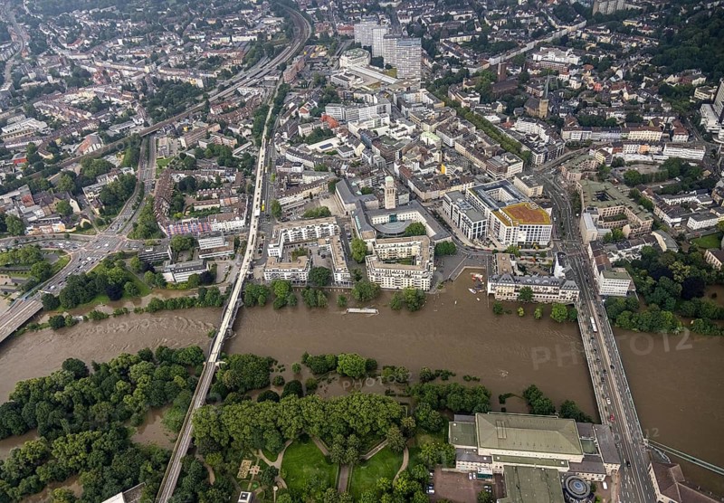 Aerial photo, Ruhr flood, flooding, Ruhrbania with flooding in the old town I, Mülheim an der Ruhr, Ruhr area, North Rhine-Westphalia, Germany, DE, Europe, birds-eyes view, aerial photo, aerial photography, aerial photography, overview, overview, bird's eye view, floods, floods of the century