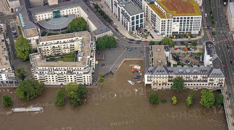 Aerial photo, Ruhr flood, flooding, Ruhrbania with flooding in the old town I, Mülheim an der Ruhr, Ruhr area, North Rhine-Westphalia, Germany, DE, Europe, birds-eyes view, aerial photo, aerial photography, aerial photography, overview, overview, bird's eye view, floods, floods of the century