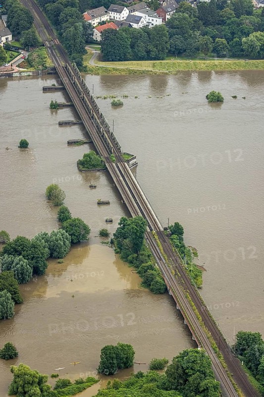 Aerial view, Ruhr flood, flooding, Eisaenbahnbrücke über die Ruhrauen, Speldorf - Nordwest, Mülheim an der Ruhr, Ruhr area, North Rhine-Westphalia, Germany, DE, Europe, birds-eyes view, aerial photography, aerial photography, overview, overview, bird's eye view, floods, floods of the century