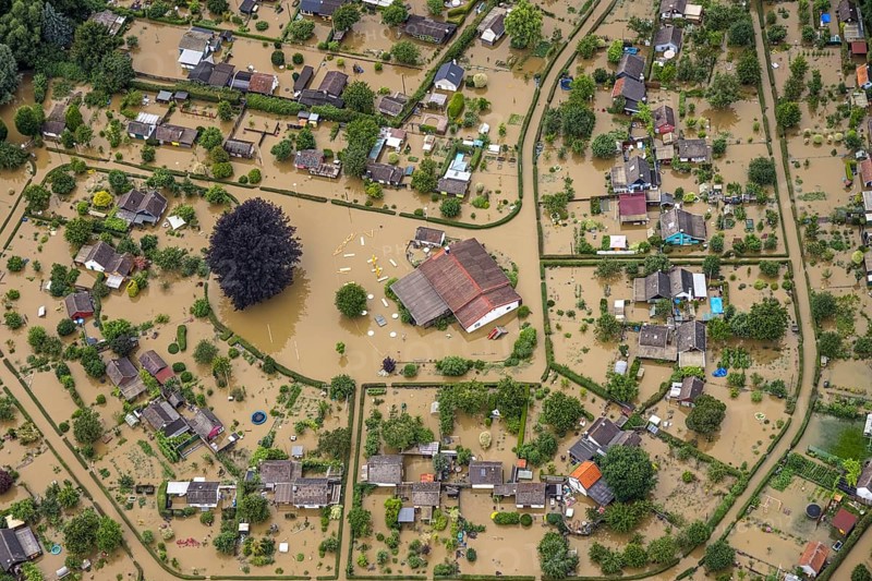 Aerial photo, Ruhr flood, flooded campsite Amsel restaurant on the Ruhr Valley cycle path in Schwerte, Schwerte, Ruhr area, North Rhine-Westphalia, Germany, DE, Europe, birds-eyes view, aerial photo, aerial photography, aerial photography, overview, bird's eye view
