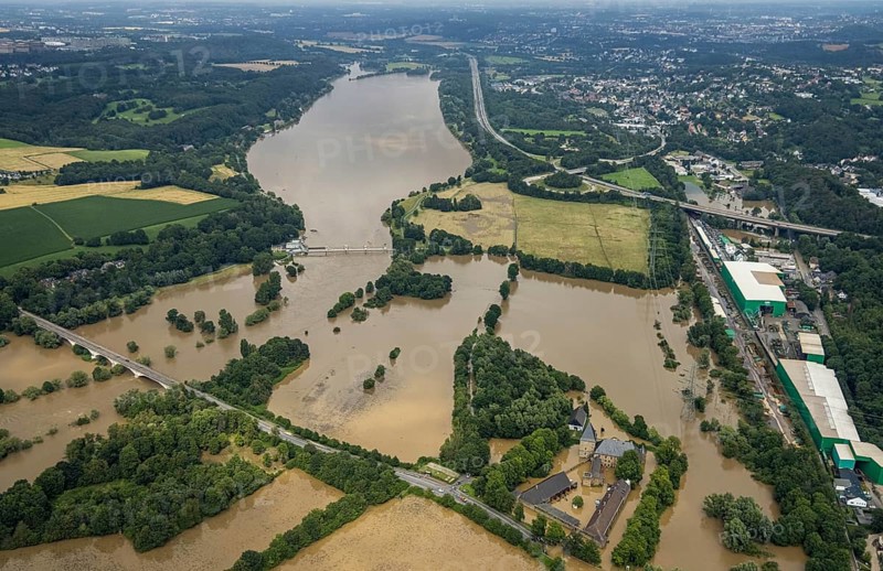 Aerial photo, Ruhr flood, flooding, Lake Kemnader, Ruhr between Bochum, Witten and Hattingen, Blankenstein, Hattingen, Ruhr area, North Rhine-Westphalia, Germany, DE, Europe, birds-eyes view, aerial photography, aerial photography, overview, overview, bird's eye view, flood, flood of the century