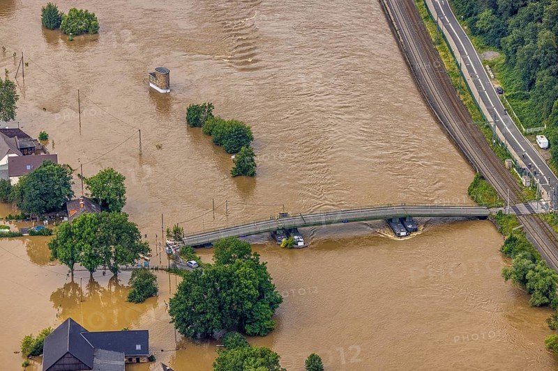 Aerial photo, Ruhr flood, flooding, floating bridge Dahlhausen, Linden, Bochum, Ruhr area, North Rhine-Westphalia, Germany, DE, Europe, birds-eyes view, aerial photo, aerial photography, aerial photography, overview, bird's eye view, flood, flood of the century, city boundary Bochum Hattingen