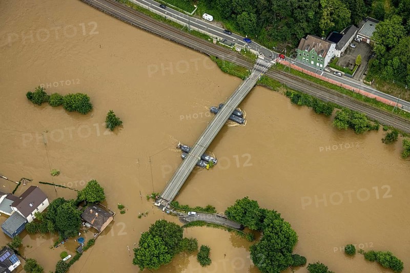 Aerial photo, Ruhr flood, flooding, Dahlhausen floating bridge, Linden, Bochum, Ruhr area, North Rhine-Westphalia, Germany, Hattingen, DE, Europe, birds-eyes view, aerial photo, aerial photography, aerial photography, overview, overview, bird's eye view, flood, flood of the century, city boundary Bochum Hattingen