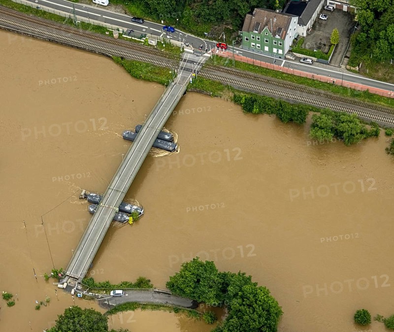Aerial photo, Ruhr flood, flooding, Dahlhausen floating bridge, Linden, Bochum, Ruhr area, North Rhine-Westphalia, Germany, Hattingen, DE, Europe, birds-eyes view, aerial photo, aerial photography, aerial photography, overview, overview, bird's eye view, flood, flood of the century, city boundary Bochum Hattingen