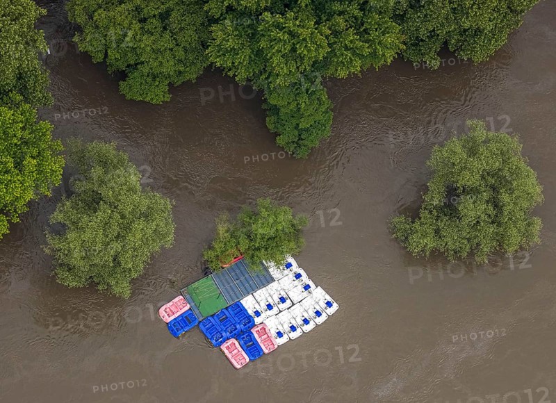 Aerial photograph, Ruhr flood, flooding, flooded Brehminsel Essen-Werden, Essen-Bredeney, Essen, Ruhr area, North Rhine-Westphalia, Germany, DE, Europe, birds-eyes view, aerial photograph, aerial photography, aerial photography, overview, overview, bird's eye view, flood, flood of the century