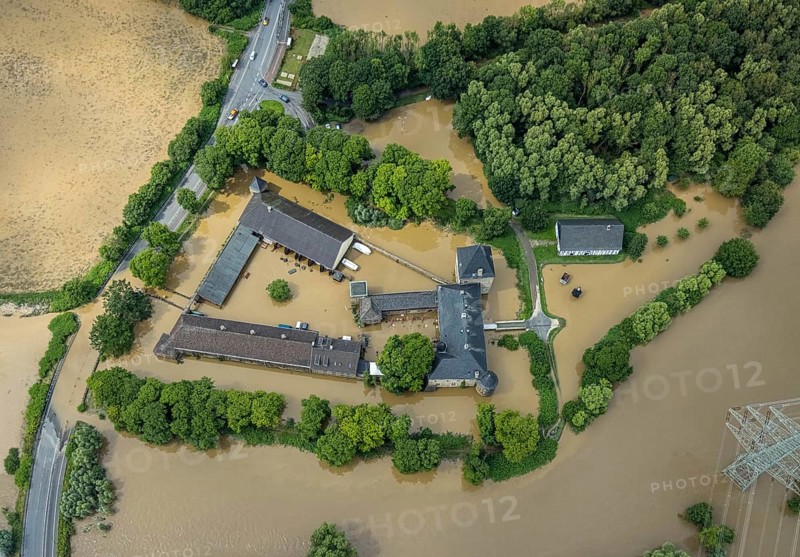 Aerial photograph, Ruhr floods, flooded house Kemnade, flooding, Blankenstein, Hattingen, Ruhr area, North Rhine-Westphalia, Germany, DE, Europe, birds-eyes view, aerial photograph, aerial photography, aerial photography, overview, bird's eye view, Ruhr floods, heavy rain, century floods