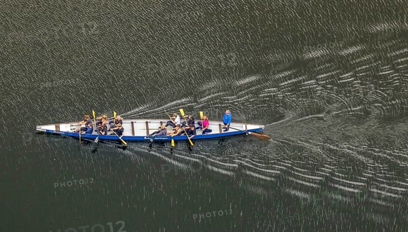 Aerial view, break while boating on the Kemnader Lake in the district Ostherbede in Witten, Ruhr area, North Rhine-Westphalia, Germany, boat, DE, Europe, canoe, aerial view, aerial photography, aerial photography, overview, bird's eye view, Witten, birds-eyes view, overview, rowing