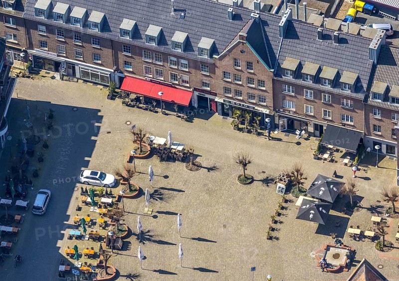 Aerial view, Kornmarkt, Wesel, Ruhr area, Lower Rhine, North Rhine-Westphalia, Germany, outdoor catering, City, Corona crisis, Corona measures, Corona virus, DE, Europe, aerial view, aerial photography, aerial photography, marketplace, overview, bird's-eye view, overview