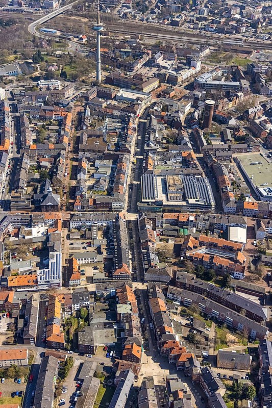 Aerial view, Alter Wasserturm, Hohe Straße pedestrian zone, Wesel, Ruhr area, Lower Rhine, North Rhine-Westphalia, Germany, DE, shopping mile, shopping square, Europe, pedestrian zone, aerial view, aerial photography, aerial photography, sight, tower, overview, bird's-eye view, overview