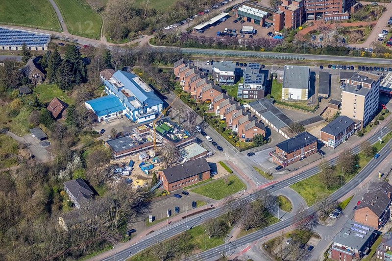 Aerial photo, construction site new building kindergarten Alte Delogstraße, police station, CJD Institute for Further Education, Wesel, Ruhr area, Lower Rhine, North Rhine-Westphalia, Germany, eye of the law, construction work, construction, construction area, construction site, construction site, construction measure, construction project, construction site, authority, vocational school, DE, Europe, kindergarten, day-care centre, day-care facility, day-care centre, aerial view, aerial photography, aerial photography, new building, law enforcement officer, police, police authority, police station, police station, Reeser Landstraße, state authority, state power, overview, bird's eye view, further education, birds-eyes view, overview