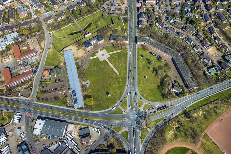 Aerial view, Citadel Wesel, Music School and Art School Wesel, LVR-Niederrheinmuseum Wesel, Erich-Kästner-Schule, Schule am Ring, Zitadellenviertel, Wesel, Ruhr area, Lower Rhine, North Rhine-Westphalia, Germany, An der Zitadelle, education, educational institution, DE, Europe, culture, art, art museum, educational institute, aerial view, aerial photography, aerial photography, museum, park, school, pond, overview, bird's eye view, birds-eyes view, cultural use, overview