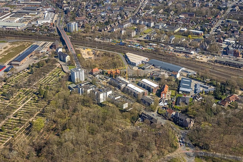Aerial view, construction site and new construction of residential buildings Isselstraße, commercial area Oststraße, Wesel, Ruhr area, Lower Rhine, North Rhine-Westphalia, Germany, DE, Europe, aeroplane on roof, commercial enterprises, commercial area, commercial location, commercial use, industrial area, industrial location, aerial photograph, aerial photography, aerial photography, overview, bird's-eye view, overview