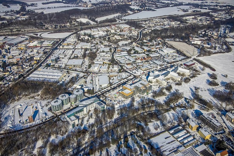Aerial view, University of Witten / Herdecke, new campus extension in timber construction, university dental clinic, research and development centre, Liegnitzer Straße industrial estate, Wullener Feld, Bebbelsdorf, Witten, Ruhr area, North Rhine-Westphalia, Germany, Alfred-Herrhausen-Straße, education, educational institution, DE, Europe, FEZ, university, aerial view, aerial photography, aerial photography, snow, overview, university, bird's-eye view, winter, winter onset, ZBZ, Dental and Biosciences Research and Development Centre, bird's-eye view, overview