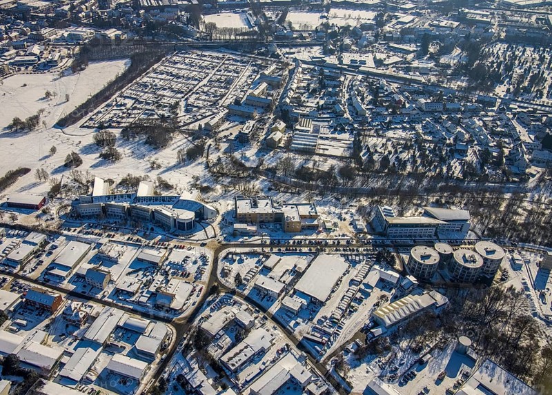 Aerial view, University of Witten / Herdecke, Annen, new campus extension in timber construction, university dental clinic, research and development centre, Witten, Ruhr area, North Rhine-Westphalia, Germany, Alfred-Herrhausen-Straße, education, educational institution, DE, Europe, FEZ, community garden, university, KGV, allotment garden, allotment garden site, allotment garden association, allotment garden association for the common good, allotment gardener association, aerial view, aerial photography, aerial photography, new building, snow, allotment garden, overview, university, bird's eye view, winter, onset of winter, ZBZ, Dental and Biosciences Research and Development Centre, birds-eyes view, overview