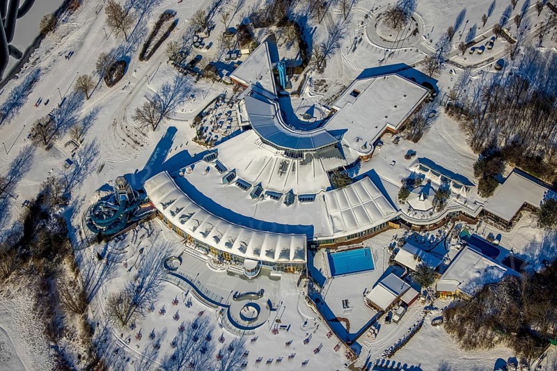 Aerial view, Heveney leisure pool, Heven, Witten, Ruhr area, North Rhine-Westphalia, Germany, DE, Europe, leisure, leisure centre, aerial view, aerial photography, aerial photography, sauna, snow, swimming pool, overview, bird's-eye view, water slide, winter, onset of winter, birds-eyes view, overview
