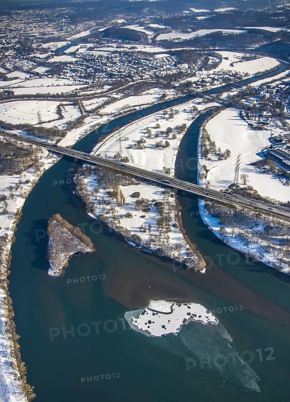 Aerial view, bird island in Lake Kemnader, motorway A43, river Ruhr, Ostherbede, Witten, Ruhr area, North Rhine-Westphalia, Germany, DE, Europe, island, aerial view, aerial photography, aerial photography, snow, overview, bird's eye view, winter, winter onset, birds-eyes view, overview