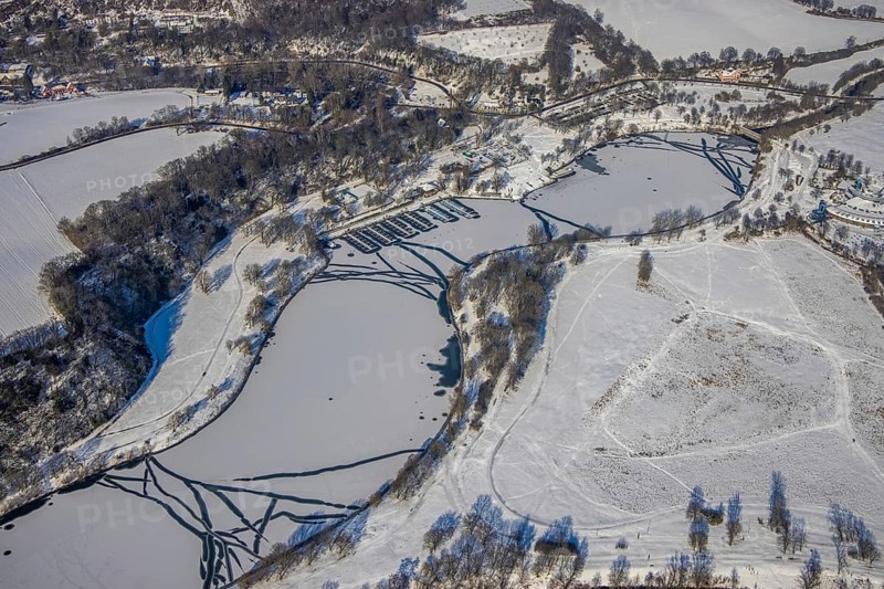 Aerial view, Kemnader Lake, Heveney harbour, Heven, Witten, Ruhr area, North Rhine-Westphalia, Germany, DE, Europe, Kemnader reservoir, aerial view, aerial photography, aerial photography, snow, beach deck, overview, bird's eye view, winter, winter onset, birds-eyes view, overview