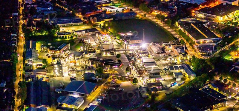 Aerial view, Evonik Industries AG premises, chemical plant, Witten, Ruhr area, North Rhine-Westphalia, Germany, Arthur-Imhausen-Straße, DE, twilight photography, Europe, commercial enterprises, commercial area, commercial park, commercial location, commercial use, industrial area, industrial building, industrial location, light pollution, aerial photograph, aerial photography, aerial photography, night, night shot, night flight, overview, bird's eye view, illuminated streets, birds-eyes view, nightflight, overview