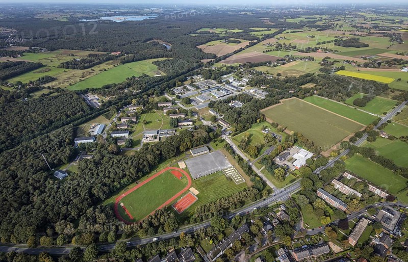 Aerial view, Schill barracks with sports field in the district Blumenkamp in Wesel, Lower Rhine, North Rhine-Westphalia, Germany, DE, Europe, football field, aerial view, aerial photography, aerial photography, military barracks, sports, sports facilities, sports field, sports facility, overview, bird's eye view, Wesel, birds-eyes view, overview