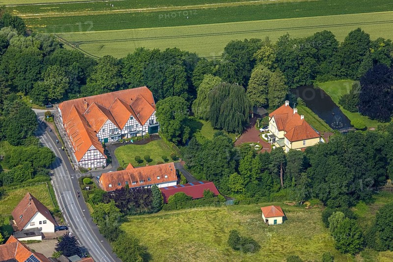 Aerial view, moated castle Haus Echthausen, Echthausen, Wickede, Sauerland, North Rhine-Westphalia, Germany, castle, DE, monument protection, Europe, moat, manor house, manor building, aerial photograph, aerial photography, aerial photography, manor house Beluga (sturgeon), castle, overview, bird's eye view, moated castle, moated moat, moated castle, birds-eyes view, historical sight, overview
