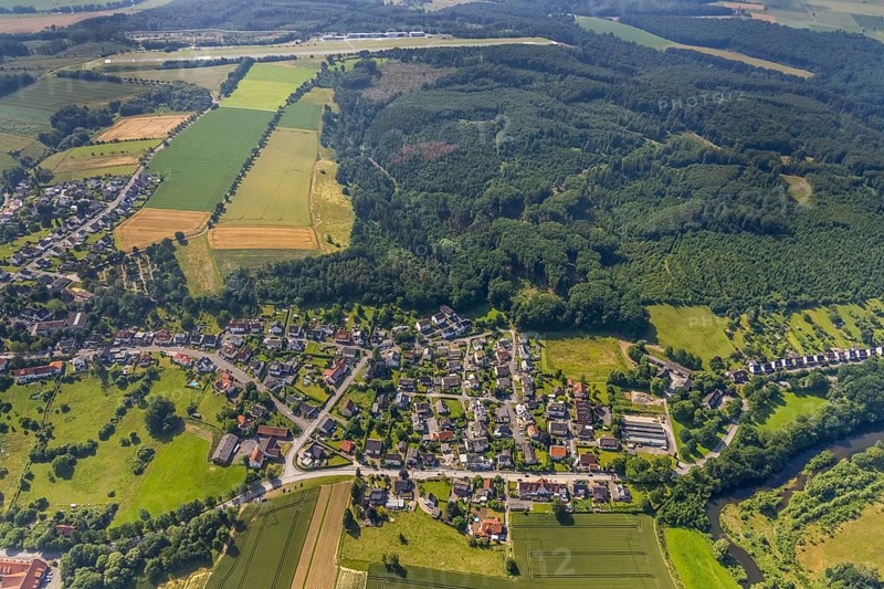 Aerial view, forest area Wetterberg Westerheide and town view Echthausen, Wickede, Sauerland, North Rhine-Westphalia, Germany, DE, Europe, aerial view, aerial photography, aerial photography, town view, town area, overview, bird's-eye view, overview
