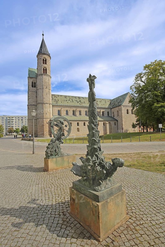 Sculpture Space Time Matter by Heinrich Apel 1988, abstract art, modern art, bronze sculpture, physical, art museum, Kloster Unser Lieben Frauen, Magdeburg, Romanesque Road, Saxony-Anhalt, Germany